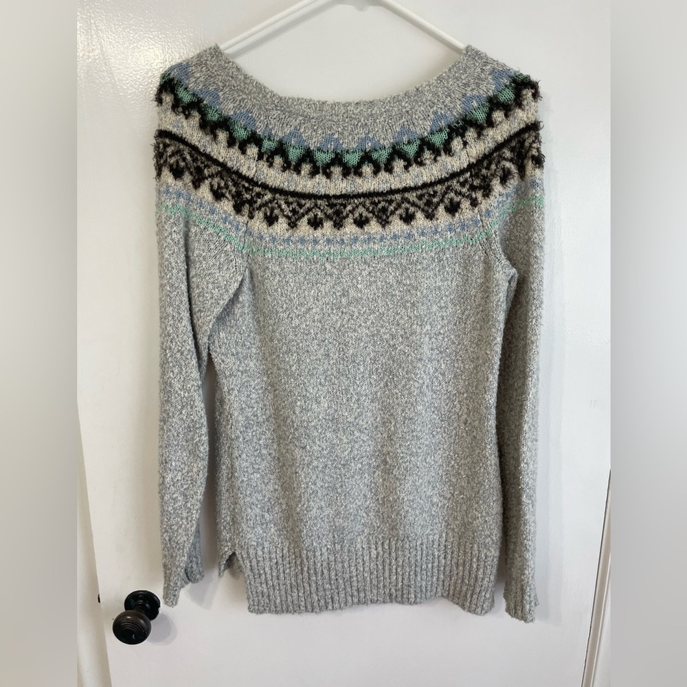 Gray crew neck sweater